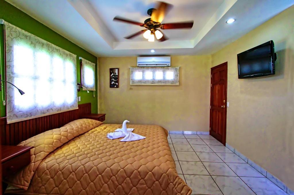Hotel La Mar Dulce غرناطة الغرفة الصورة
